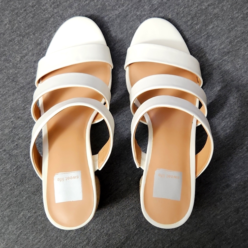 White NBW sandle with rope hill size 7.5
